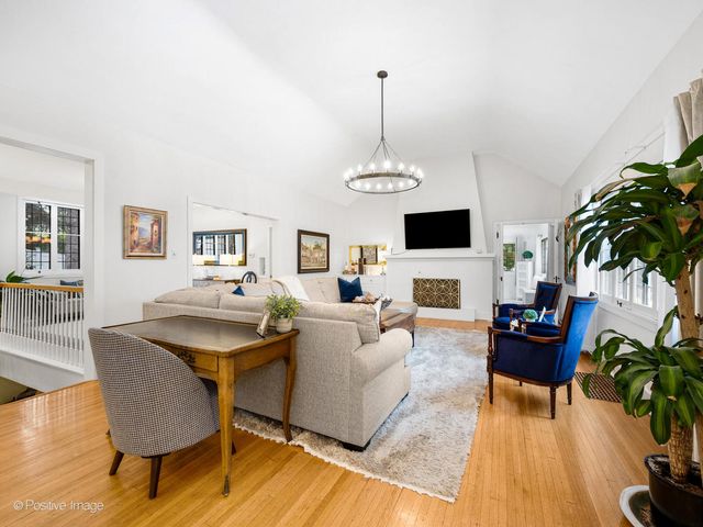 317 E Walnut Street, Hinsdale, IL 60521