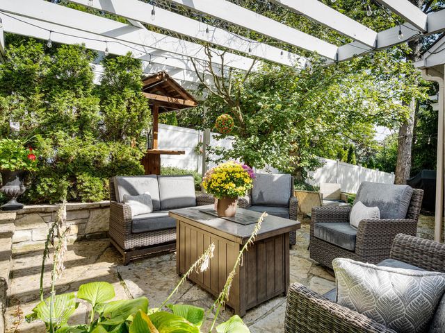 317 E Walnut Street, Hinsdale, IL 60521