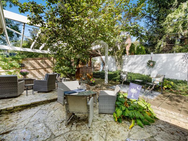 317 E Walnut Street, Hinsdale, IL 60521