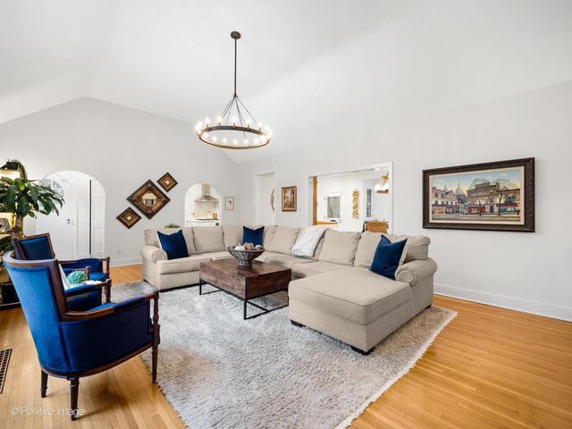 317 E Walnut Street, Hinsdale, IL 60521