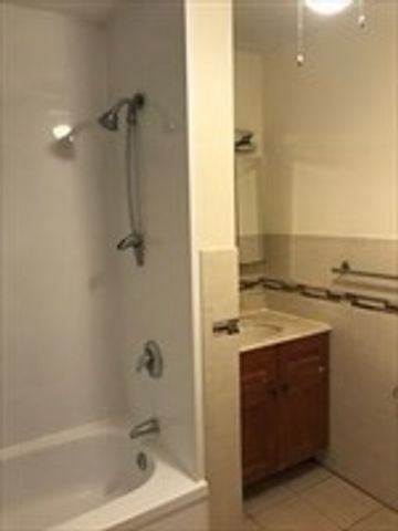 378 Riverway Three, Boston, MA 02115