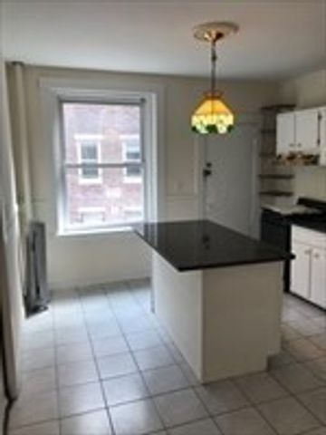 378 Riverway Three, Boston, MA 02115