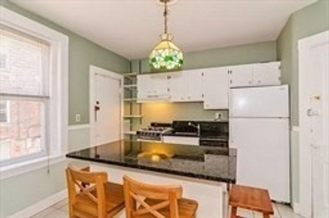 378 Riverway Three, Boston, MA 02115