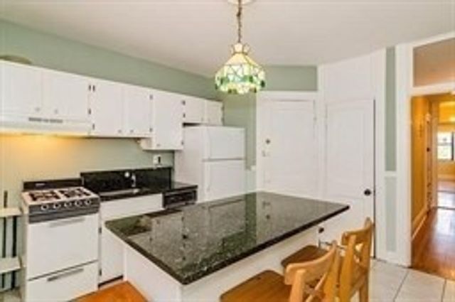 378 Riverway Three, Boston, MA 02115