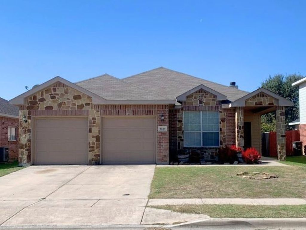 8649 Star Thistle Drive, Fort Worth, TX 76179