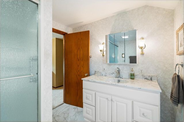 69 S Chestnut STREET, Oconomowoc, WI 53066