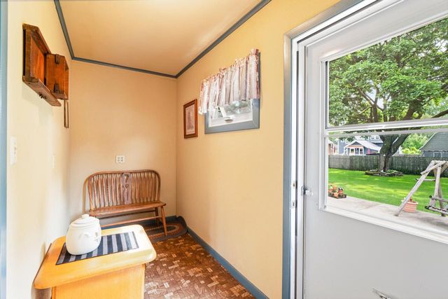 69 S Chestnut STREET, Oconomowoc, WI 53066