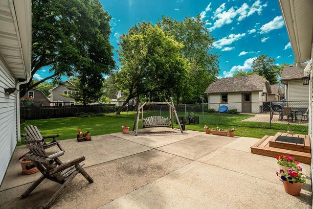 69 S Chestnut STREET, Oconomowoc, WI 53066
