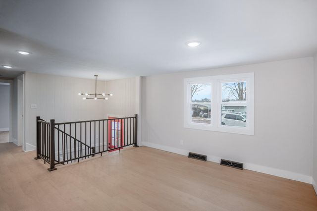 6009 N VICKIE DR, Columbia, MO 65202