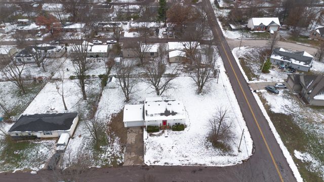 6009 N VICKIE DR, Columbia, MO 65202