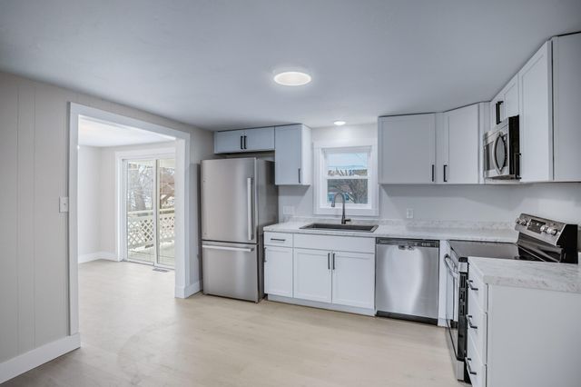 6009 N VICKIE DR, Columbia, MO 65202