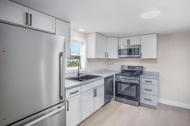 6009 N VICKIE DR, Columbia, MO 65202