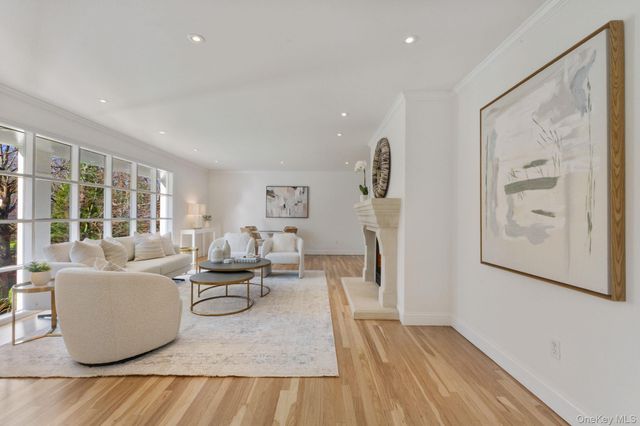 21 Kolbert Drive, Scarsdale, NY 10583