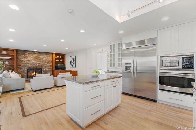 21 Kolbert Drive, Scarsdale, NY 10583