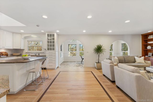 21 Kolbert Drive, Scarsdale, NY 10583