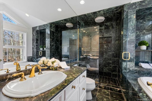 21 Kolbert Drive, Scarsdale, NY 10583