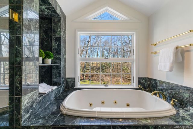 21 Kolbert Drive, Scarsdale, NY 10583