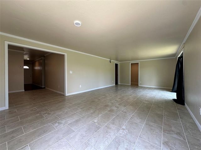 2136 SW 49th Street, Oklahoma City, OK 73119