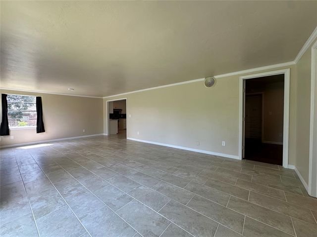 2136 SW 49th Street, Oklahoma City, OK 73119