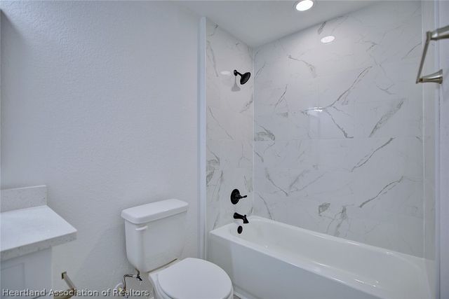 544 Vanguard Avenue NW, Lake Placid, FL 33852