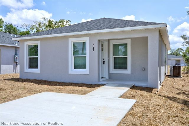 544 Vanguard Avenue NW, Lake Placid, FL 33852