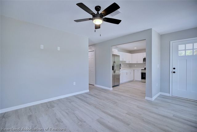 544 Vanguard Avenue NW, Lake Placid, FL 33852