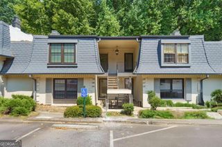 68 La Rue Place NW, Atlanta, GA 30327