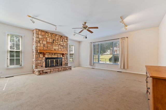 234 Green Oak Drive, Huntington, WV 25701