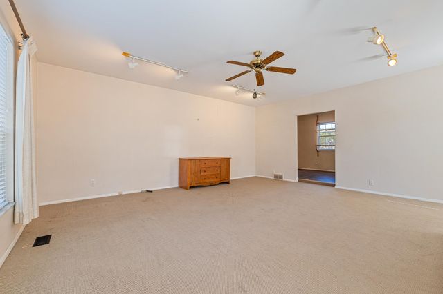 234 Green Oak Drive, Huntington, WV 25701