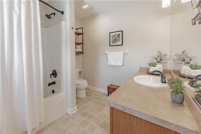 2517 Danielle Drive, Wheatfield, NY 14304