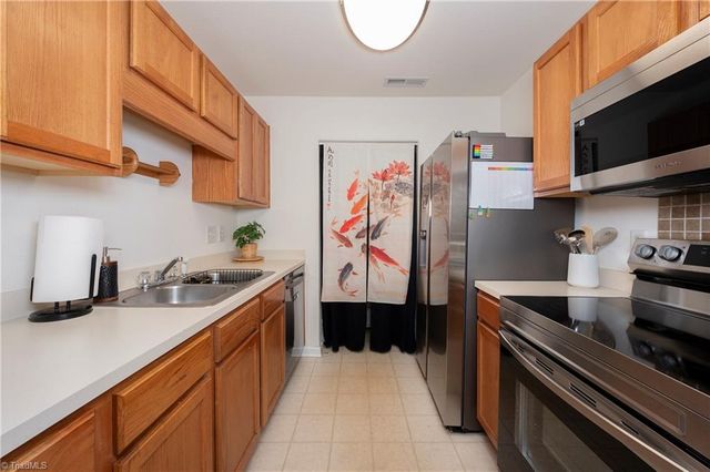 5206 Mcconnell Drive, Kernersville, NC 27284