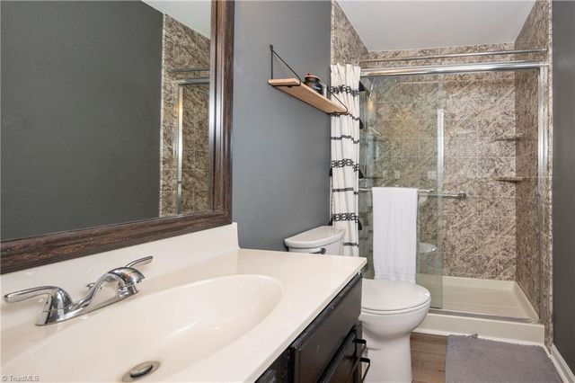 5206 Mcconnell Drive, Kernersville, NC 27284