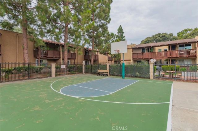 1000 W Macarthur 94, Santa Ana, CA 92707