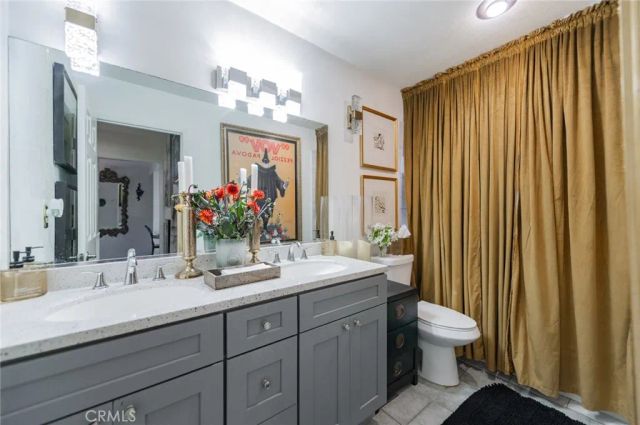1000 W Macarthur 94, Santa Ana, CA 92707
