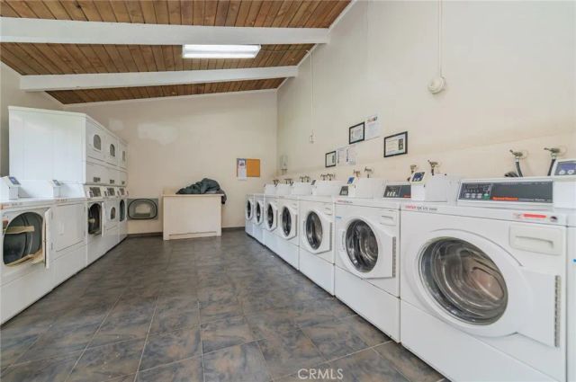 1000 W Macarthur 94, Santa Ana, CA 92707