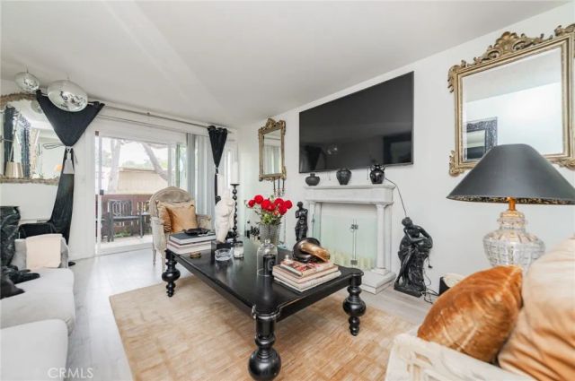 1000 W Macarthur 94, Santa Ana, CA 92707