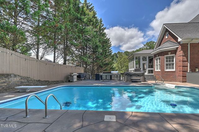1237 Sussex Drive, Kingsport, TN 37660