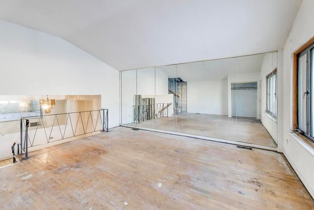 10154 S Emerald Avenue, Chicago, IL 60628