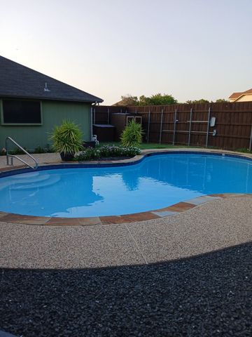 2037 Vista Drive, Lewisville, TX 75067