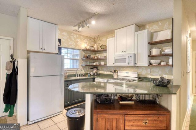 92 Glen Eagle B303 Court, Clayton, GA 30525