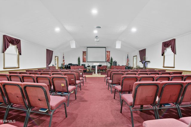 302 Crescent Drive, Glade Spring, VA 24340