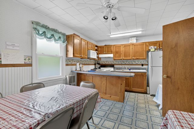 302 Crescent Drive, Glade Spring, VA 24340