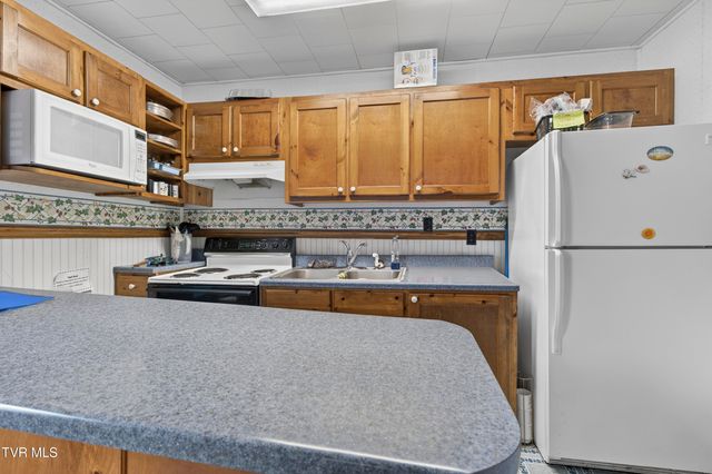 302 Crescent Drive, Glade Spring, VA 24340