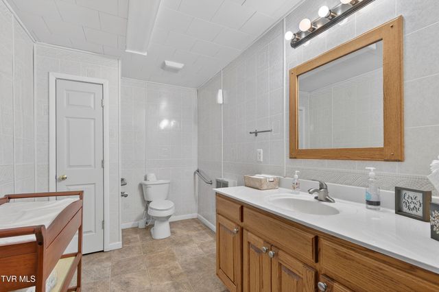302 Crescent Drive, Glade Spring, VA 24340