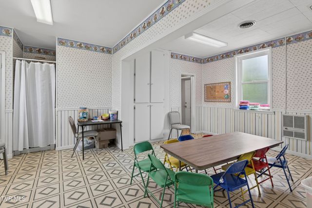302 Crescent Drive, Glade Spring, VA 24340