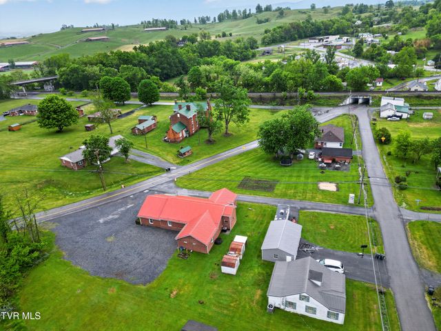 302 Crescent Drive, Glade Spring, VA 24340