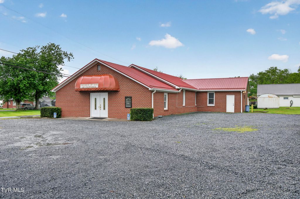 302 Crescent Drive, Glade Spring, VA 24340