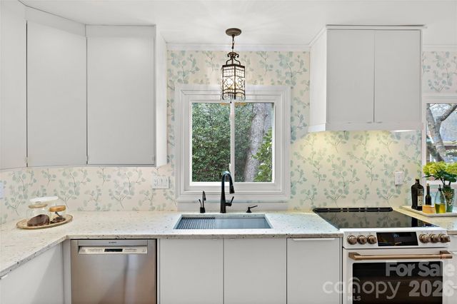 401 Glen Oaks Road, Charlotte, NC 28270