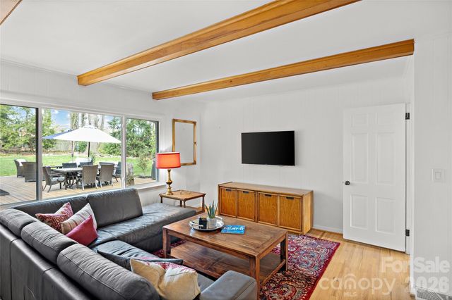 401 Glen Oaks Road, Charlotte, NC 28270