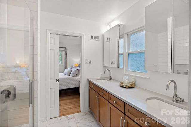 401 Glen Oaks Road, Charlotte, NC 28270